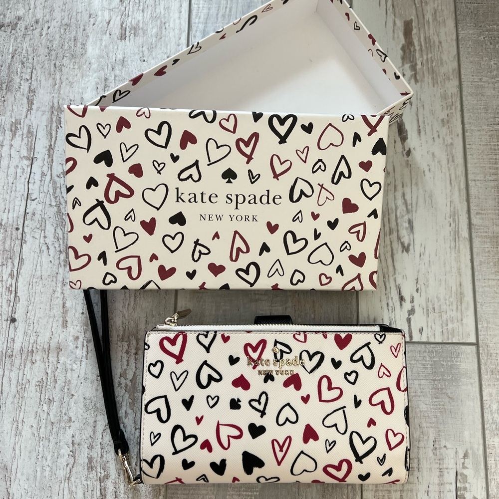 NWOT Kate Spade HEARTS wallet